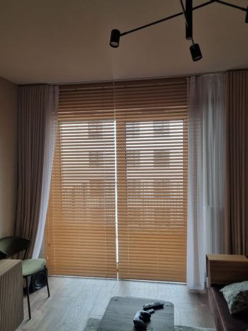 Żaluzje bambusowe Żaluzje bambusowe 50mm montowane na suficie - montaż Poznań